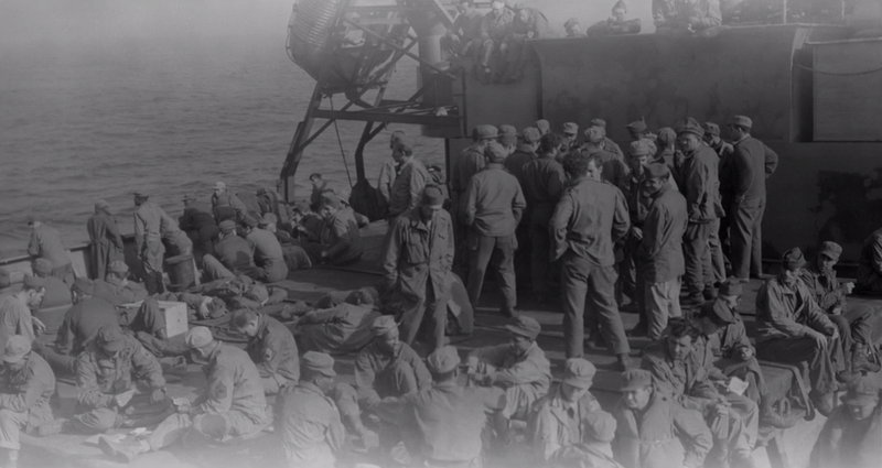 Illustration for article titled Newly discovered pictures show the everyday life of a WWII soldier